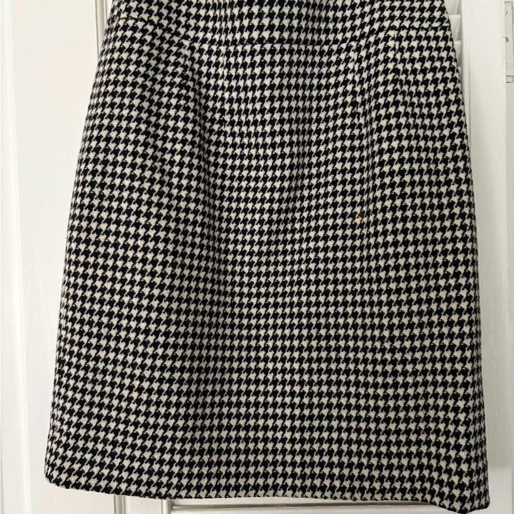 Banana Republic houndstooth mini.